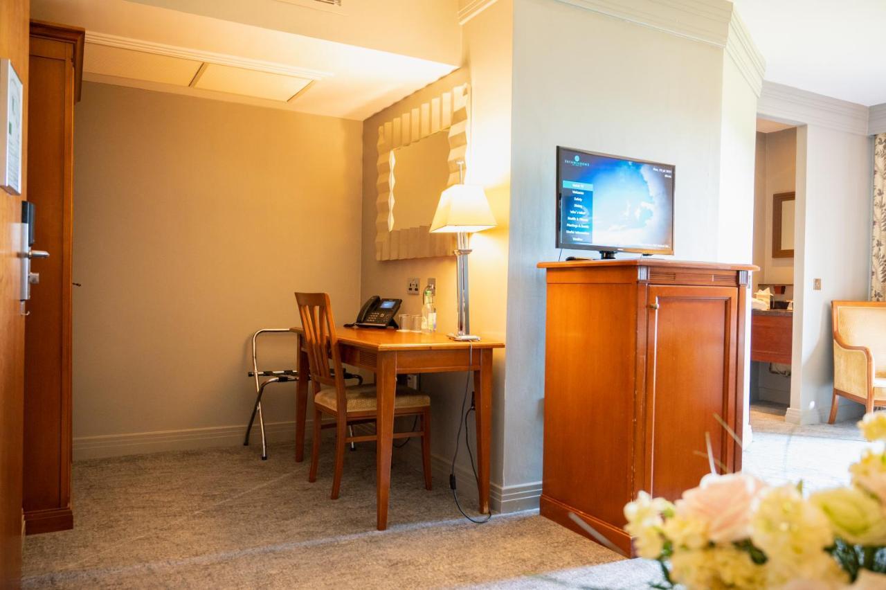 Bryn Meadows Golf, Hotel & Spa Blackwood  Bagian luar foto