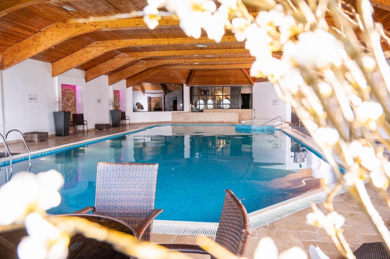 Bryn Meadows Golf, Hotel & Spa Blackwood  Bagian luar foto